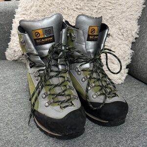 Scarpa Triolet Pro GTX womens goretex mountaineering hiking alpine boots 7.5